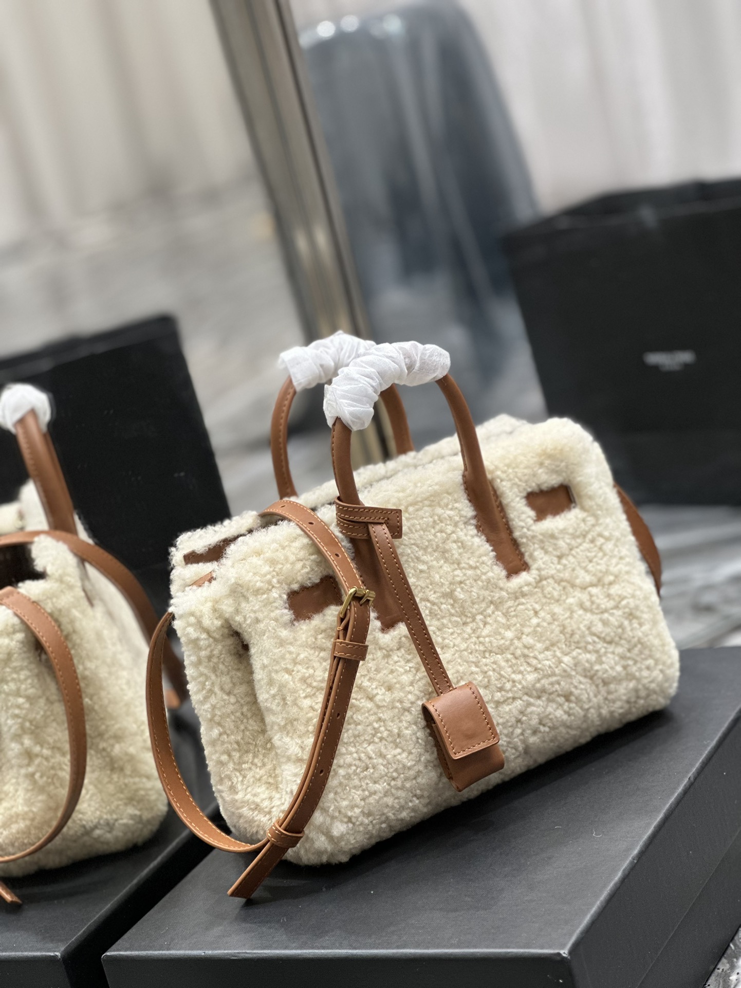 YSL Sac De Jour-22x18x11CM