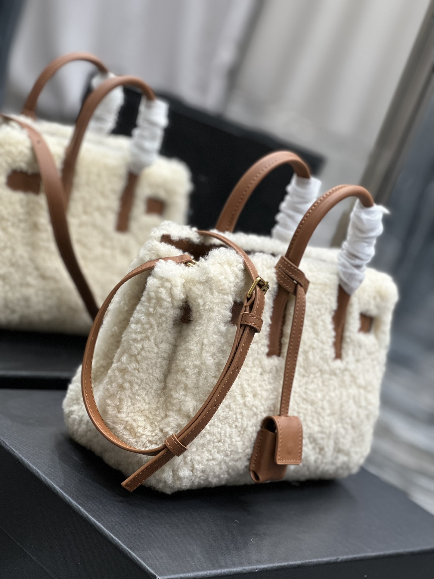 YSL Sac De Jour-22x18x11CM