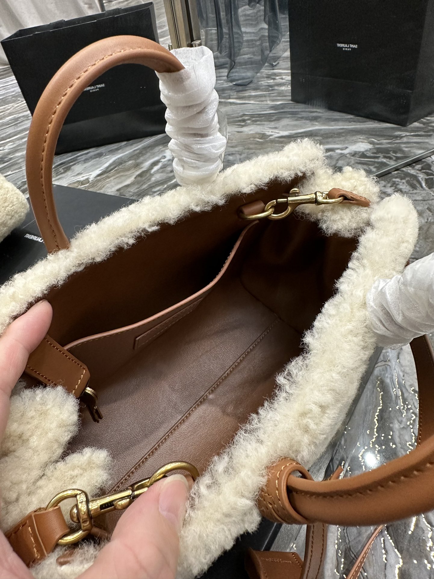 YSL Sac De Jour-22x18x11CM